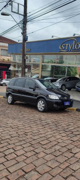 Zafira Elite 2.0 4P