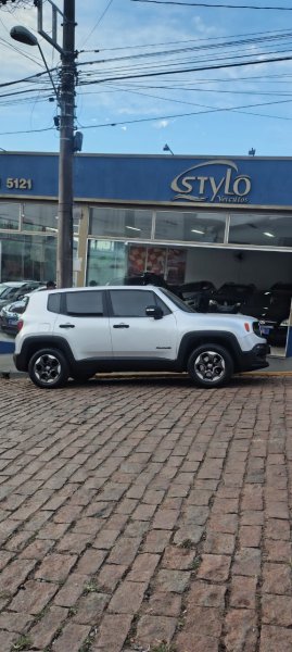 Renegade  Sport 1.8 4P